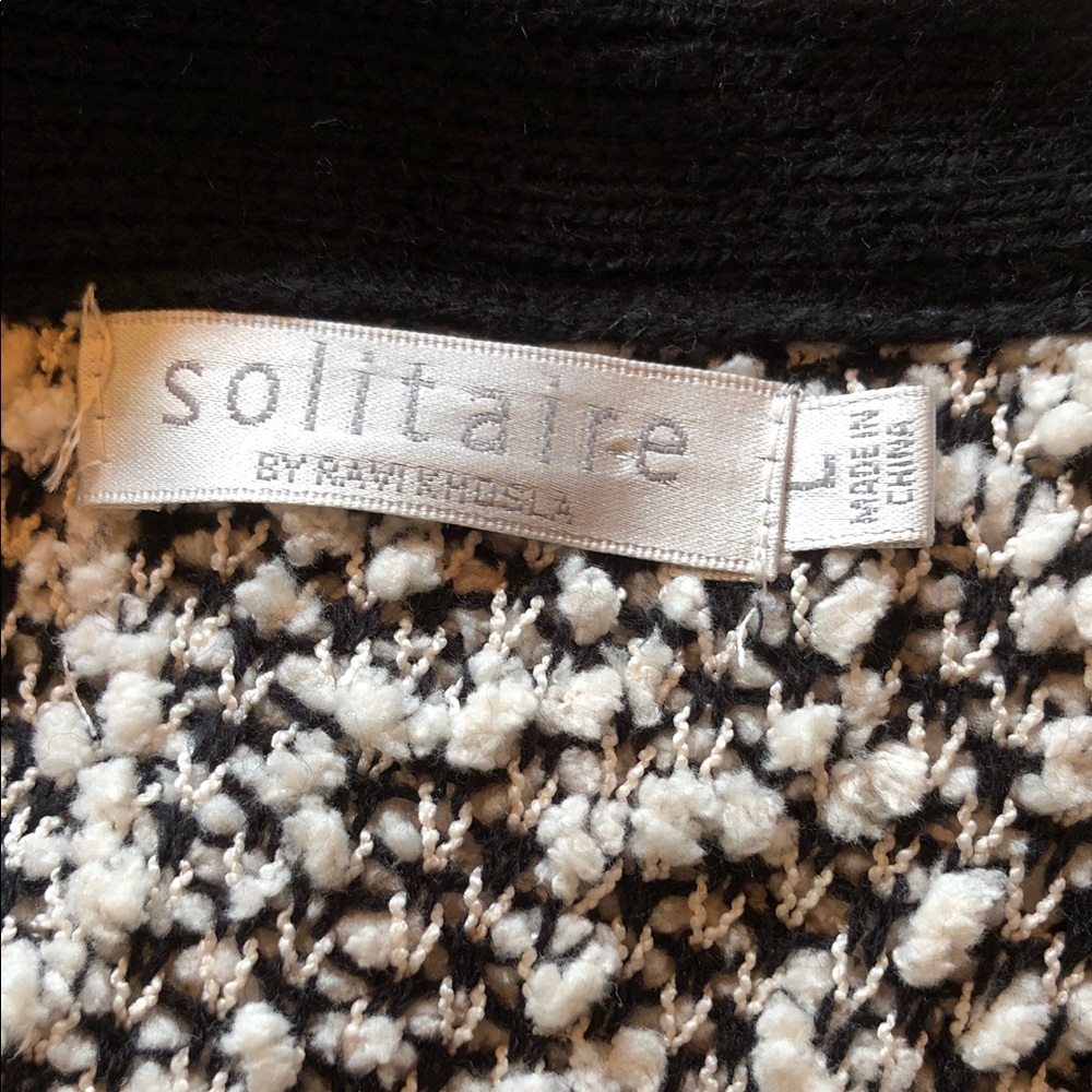Solitaire Monochrome Women Coat - Picture 4 of 4